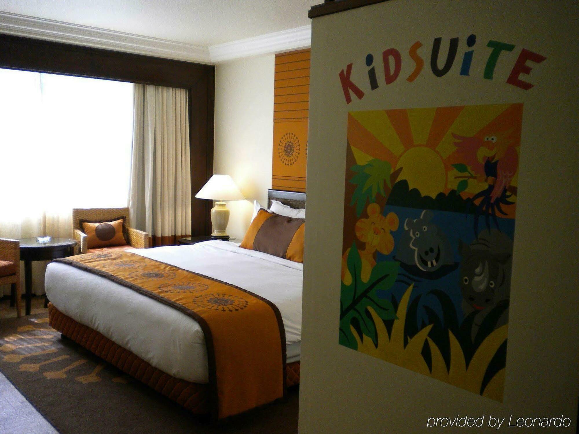 Holiday Inn Resort Penang Batu Feringgi Rum bild