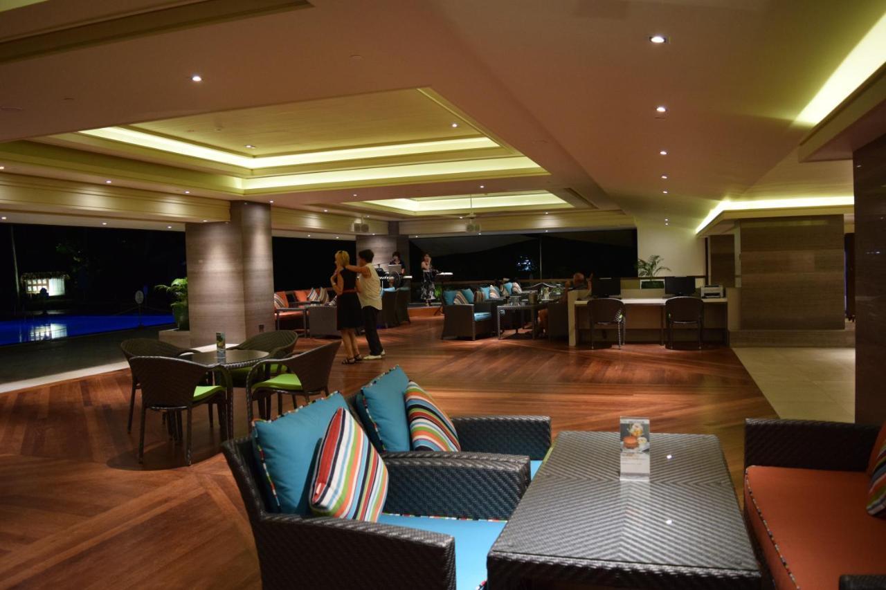 Holiday Inn Resort Penang Batu Feringgi Exteriör bild